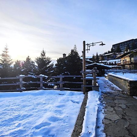Hostdomus - Imperial Chalet Villa Sestriere Exterior photo